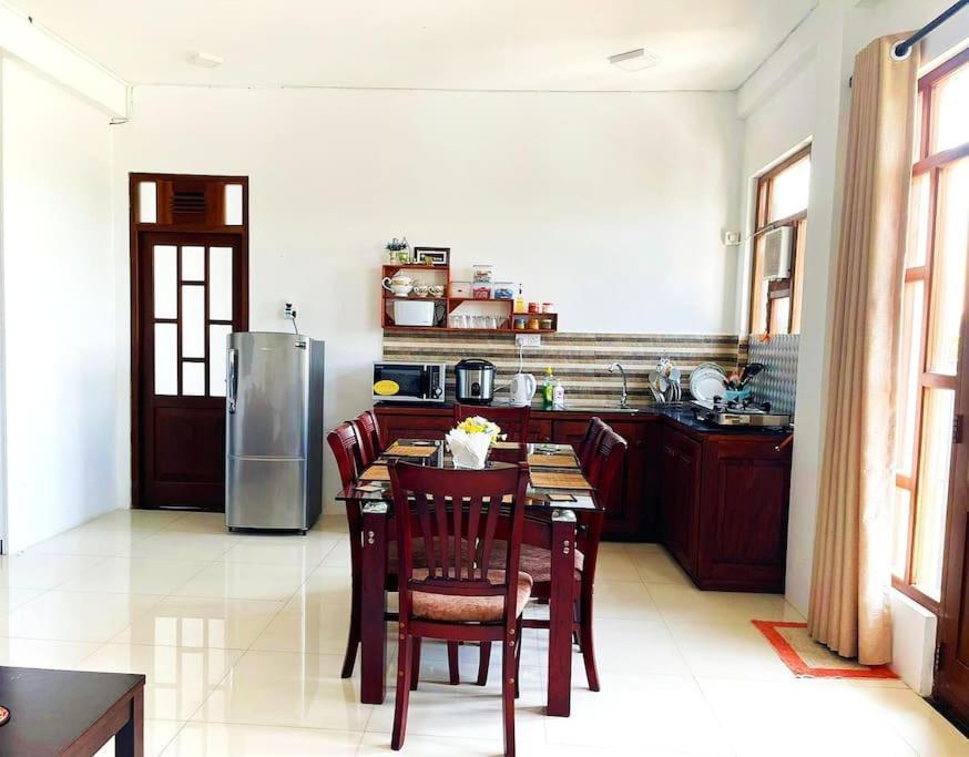 Saru Holiday Apartment - Upto 6 Guests Канди Екстериор снимка