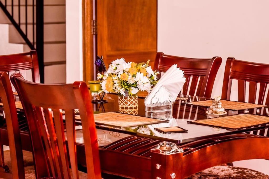 Saru Holiday Apartment - Upto 6 Guests Канди Екстериор снимка