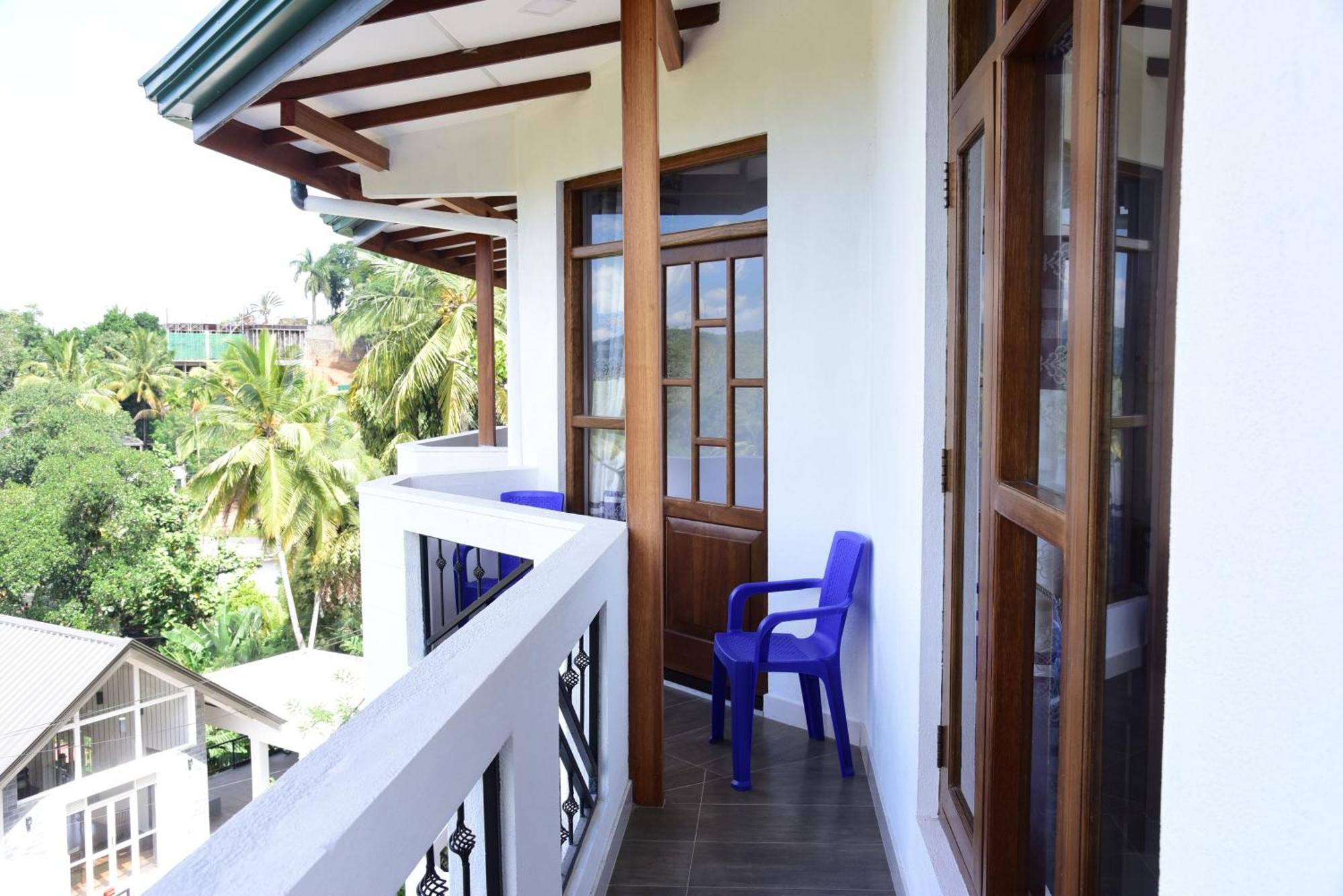 Saru Holiday Apartment - Upto 6 Guests Канди Екстериор снимка