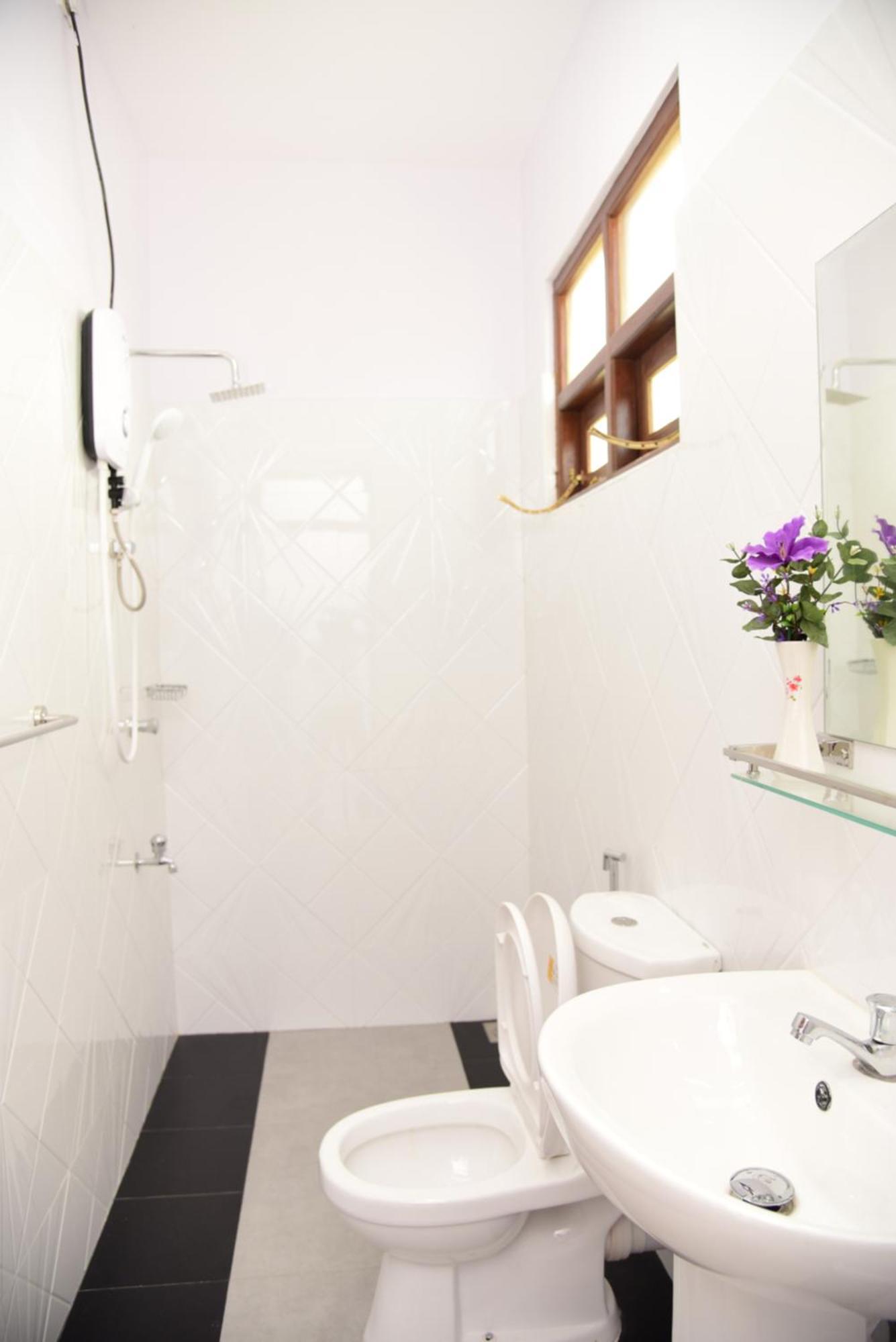 Saru Holiday Apartment - Upto 6 Guests Канди Екстериор снимка