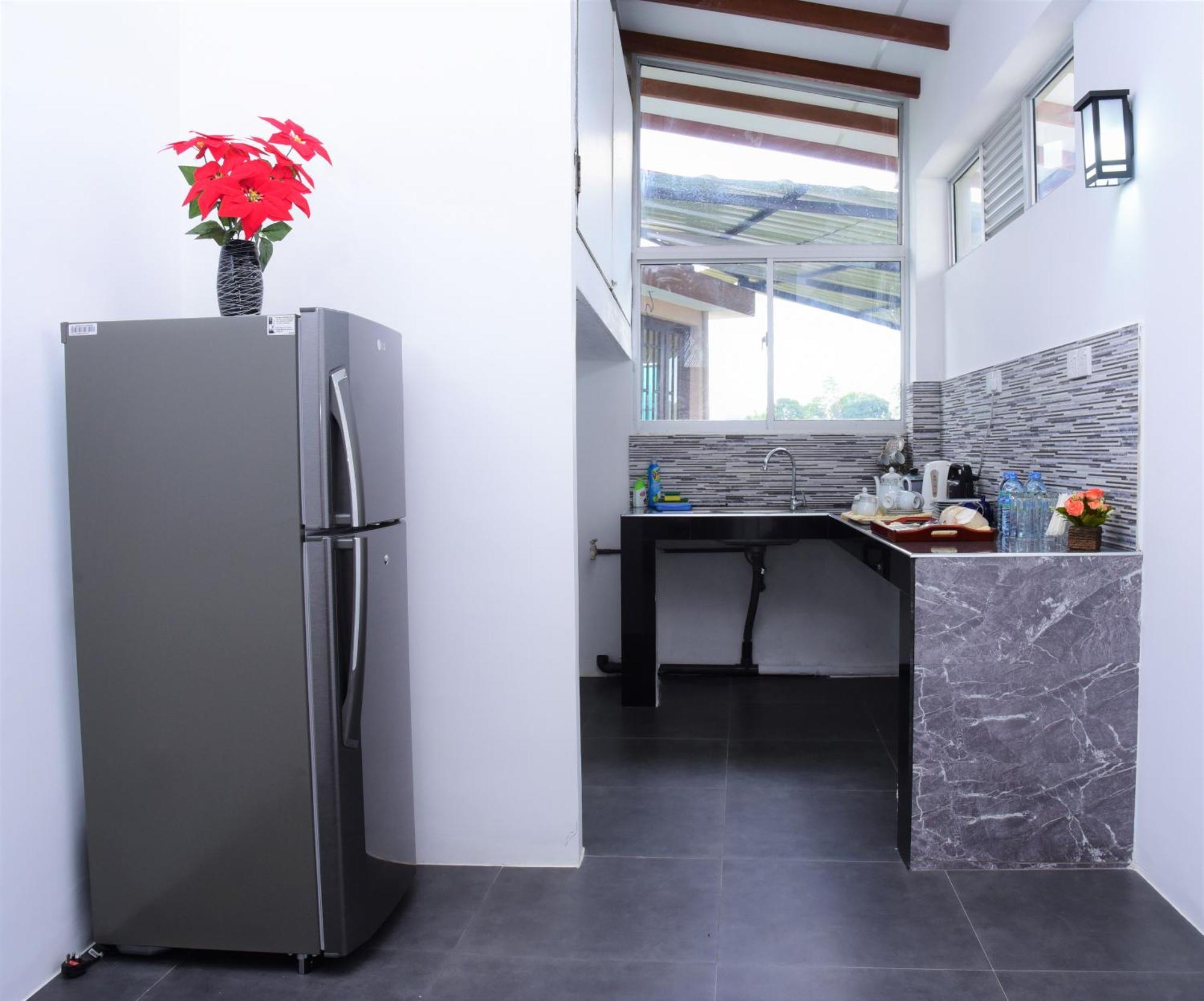 Saru Holiday Apartment - Upto 6 Guests Канди Екстериор снимка